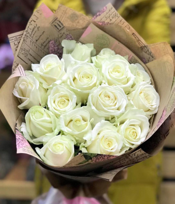Букет из 15 белых роз