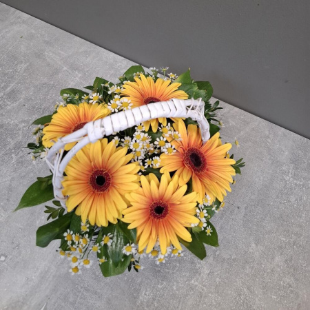 Букет_Корзина с яркими герберами