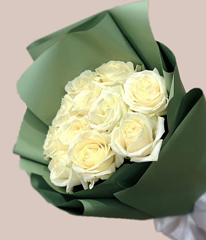 15 белых роз 40 см